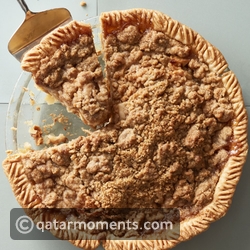 Cinnamon Apple Crumble Pie
